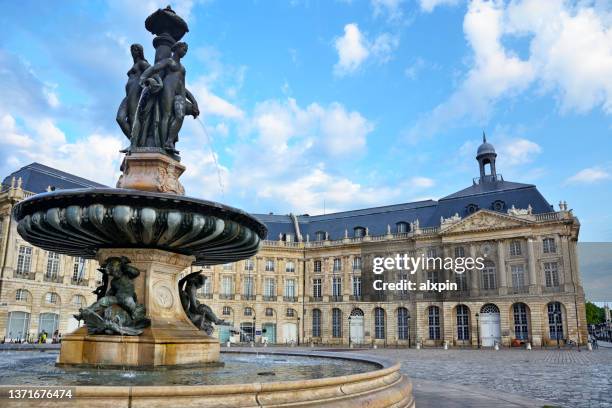 fountain of three graces, bordeaux - bordeaux square stock pictures, royalty-free photos & images