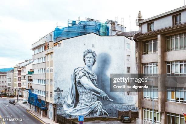 julio cesar's mural in the city of lugo, galicia, spain. - júlio césar imagens e fotografias de stock