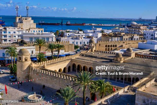 tunisia, sousse medina - túnez áfrica del norte fotografías e imágenes de stock