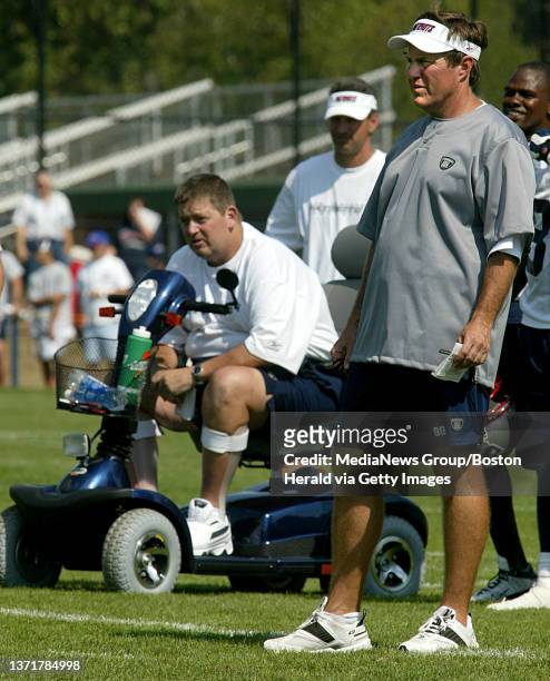 559 Coach Charlie Weis Photos and Premium High Res Pictures - Getty Images