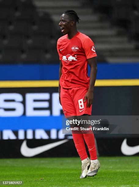 Amadou Haidara of RB Leipzig celebrates after scoring their team's fifth goal during the Bundesliga match between Hertha BSC and RB Leipzig at...