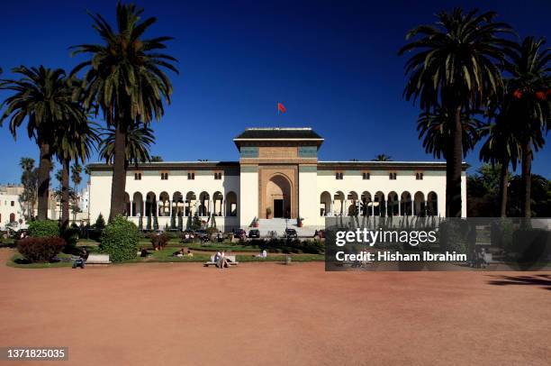 palais de justice "court house" at place mohammed v - casablanca, morocco - casablanca photos et images de collection