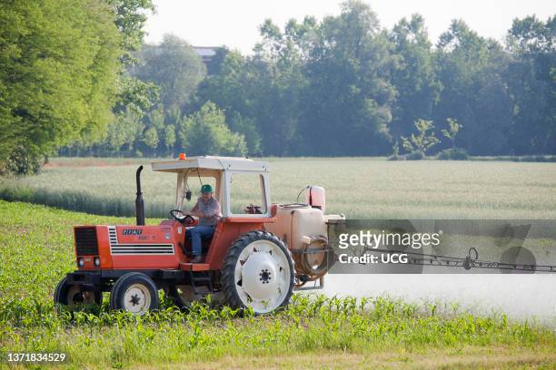 Tractor. Pest Control. Agricultural Work. Countyside. Langhe. Alessandria Province. Piemonte. Italy. Europe Trattore. Disinfestazione. Lavoro...