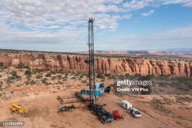 Workover Rig Rig Down 76 Workover Rig Photos & High Res Pictures - Getty Images