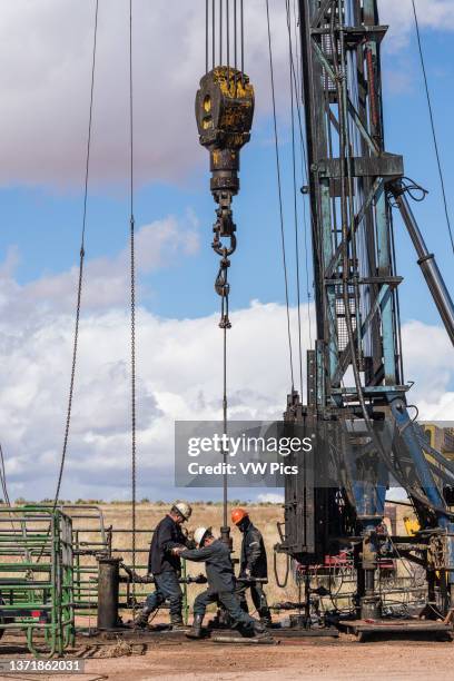 Work Over Rig Background Workover Photos and Premium High Res Pictures - Getty Images