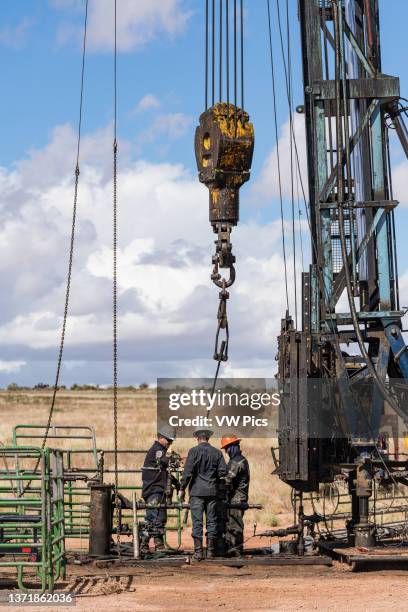 Work Over Service Rig 76 Workover Rig Photos & High Res Pictures - Getty Images