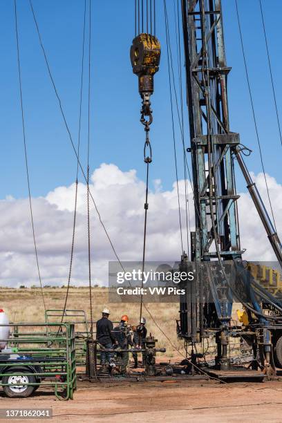 Work Over Service Rig 76 Workover Rig Photos & High Res Pictures - Getty Images