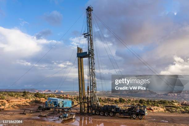 Construction Workover Rig 76 Workover Rig Photos & High Res Pictures - Getty Images