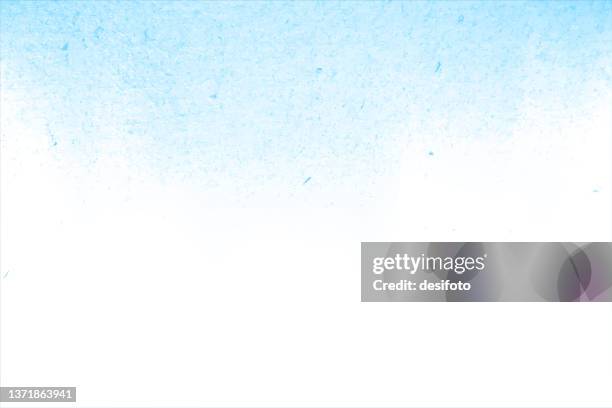 hell himmelblau und verblasst weiß gefärbt ombre rustikal und verschmiert bemalt verputzte wand strukturiert leer leere horizontale vektor hintergründe - zweifarbig farbe stock-grafiken, -clipart, -cartoons und -symbole