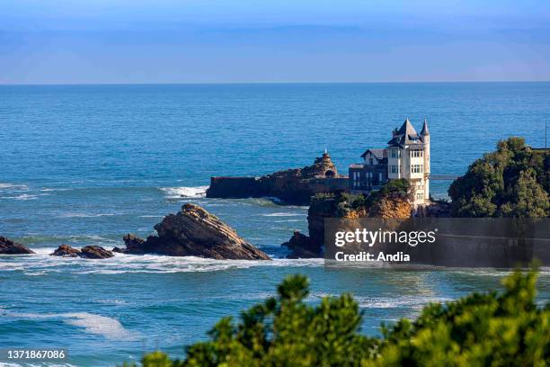 Biarritz : Villa Belza along the waterfront.