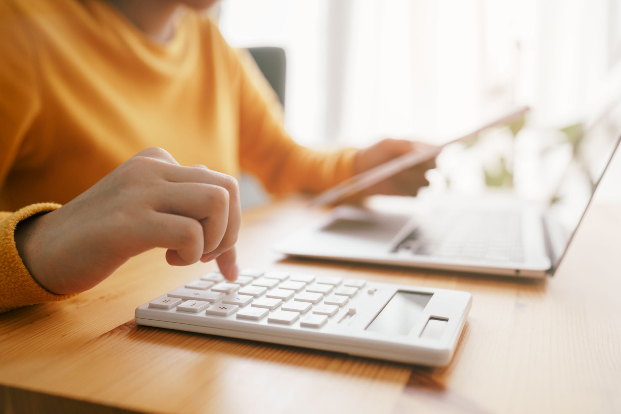 teen checking finances