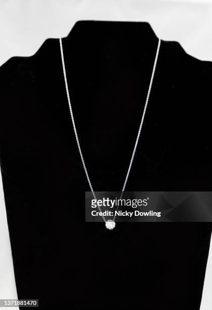 diamond necklace - diamond necklace stock pictures, royalty-free photos & images