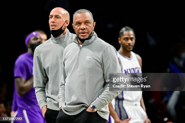 Head coach Alvin Gentry of the Sacramento Kings looks on against the Brooklyn Nets at Barclays Center on February 14, 2022 in New York City. NOTE TO...