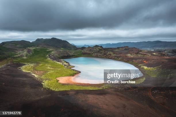 arnarvatn, iceland - reykjanes schiereiland stockfoto's en -beelden