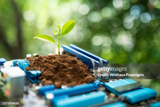 recycle it technology concepts - desechos electrónicos fotografías e imágenes de stock