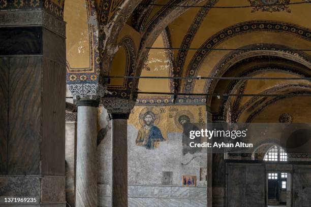 holy hagia sophia grand mosque(ayasofya) in fatih district of istanbul, turkey - sophia madonna foto e immagini stock