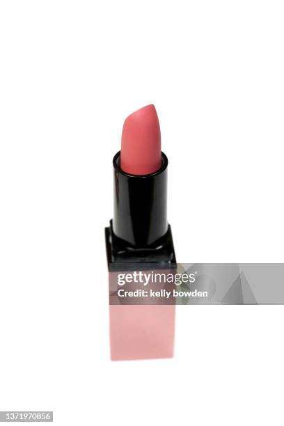 pink rose gold lipstick make up fashion beauty - pink lipstick fotografías e imágenes de stock