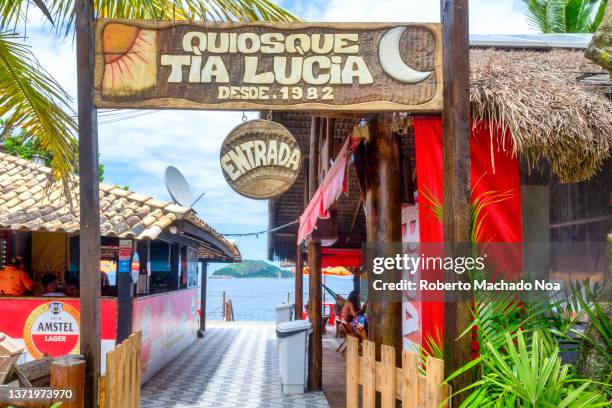 quiosque tia lucia in camboinhas beach - quiosque stock pictures, royalty-free photos & images