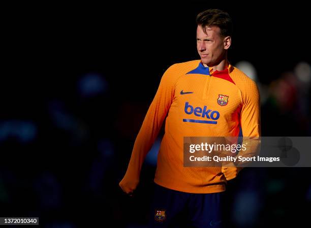 Norberto Murara Neto of FC Barcelona looks on during the La Liga Santander match between Valencia CF and FC Barcelona at Estadio Mestalla on February...