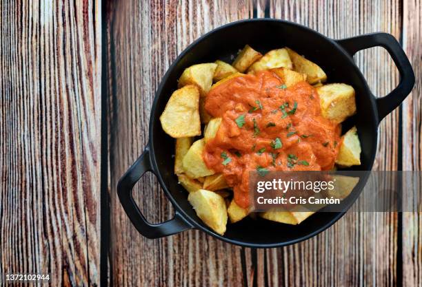 patatas bravas - patatas bravas bildbanksfoton och bilder