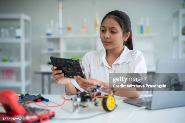 Engineering Class Hs 564 School Of Science Technology Engineering And Mathematics Stock ...
