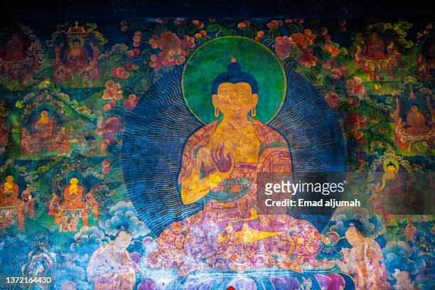 beautiful lord buddha canvas, tibet, china - buddha face stockfoto's en -beelden