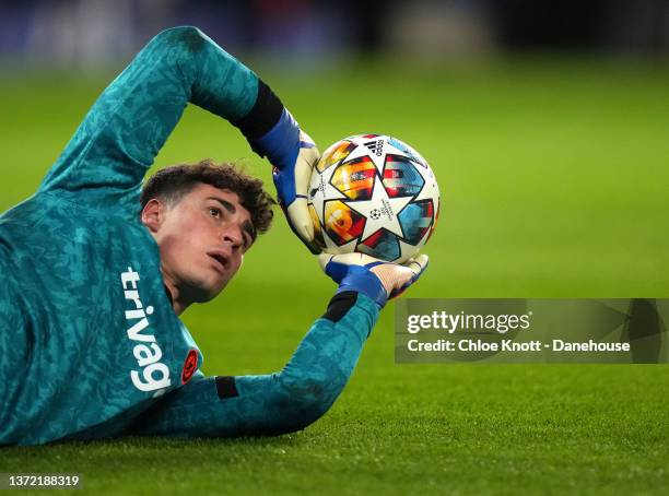 Kepa Arrizabalaga of Chelsea FC warms up ahead of the UEFA Champions League Round Of Sixteen Leg One match between Chelsea FC and Lille OSC at...