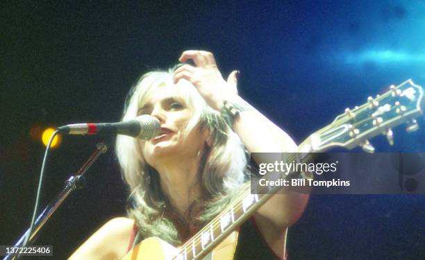 Lo Harris Lou Harris Photos and Premium High Res Pictures - Getty Images