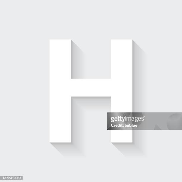 buchstabe h. symbol mit langem schatten auf leerem hintergrund - flat design - h stock-grafiken, -clipart, -cartoons und -symbole