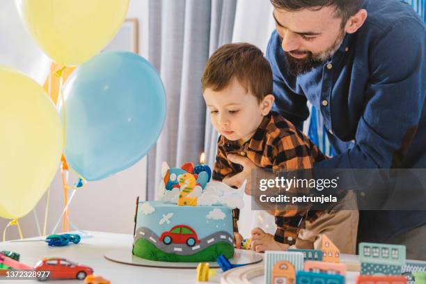 celebrating birthday at home - baby number 2 stock pictures, royalty-free photos & images