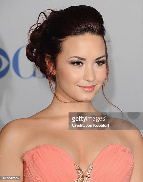 Actress Demi Lovato arrives at the 2012 People's Choice Awards at Nokia Theatre L.A. Live on January 11, 2012 in Los Angeles, California.