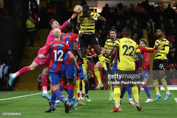 Moussa Sissoko of Watford FC scores their team's first goal during the Premier League match between Watford and Crystal Palace at Vicarage Road on...