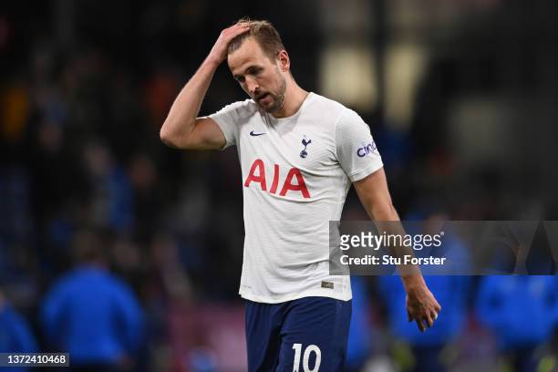 Harry Kane of Tottenham Hotspur looks dejected following their side's defeat in the Premier League match between Burnley and Tottenham Hotspur at...