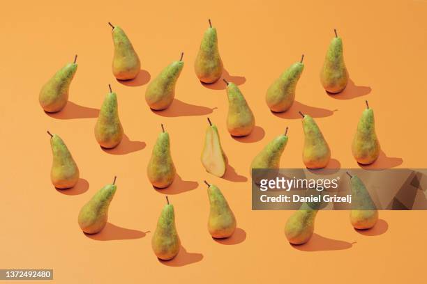 pears - birne stock-fotos und bilder