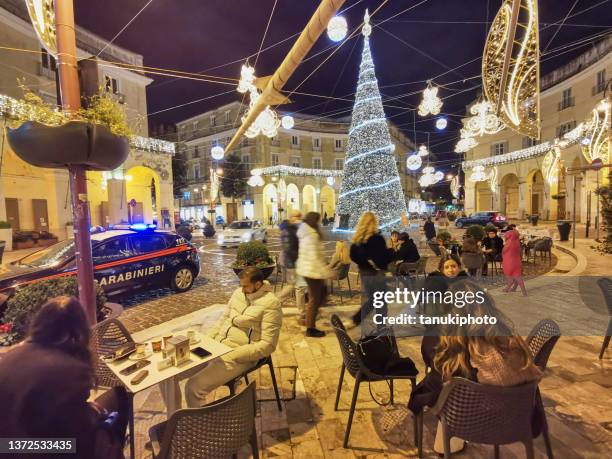 culture du bar italien - apero noel photos et images de collection