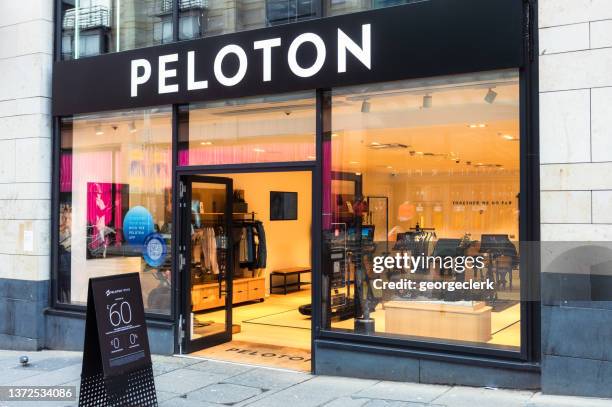 peloton store - store sign stockfoto's en -beelden
