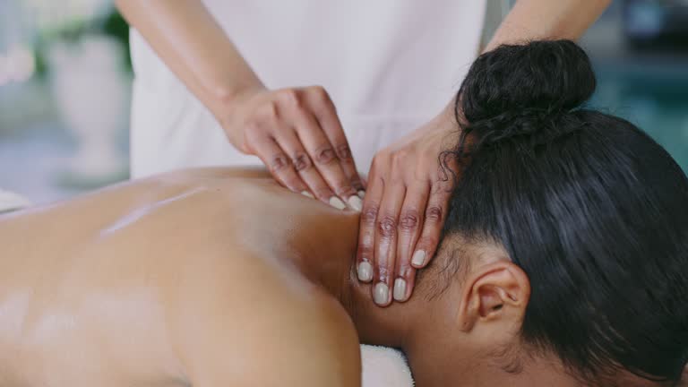 https://media.gettyimages.com/id/1372542529/video/4k-video-footage-of-an-unrecognisable-woman-lying-down-and-enjoying-a-massage-at-the-spa.jpg?b=1&s=640x640&k=20&c=s5OgeJc6KA2r1IzMOCB9wCKjvA4PJ604b2VazQEtFmg=