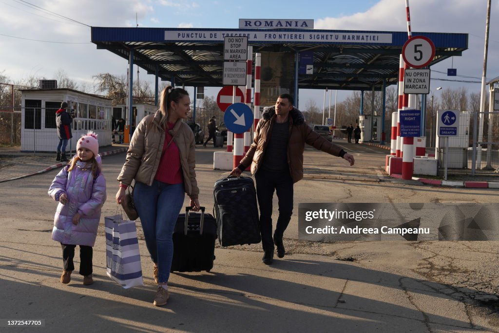 Ukrainian Nationals Flee To Romania Amid Russia's Armed Invasion