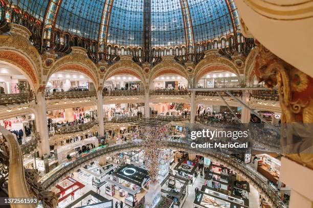 galeries lafayette in paris - galeries lafayette paris stock pictures, royalty-free photos & images