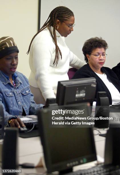 Brenda Sign Computer Brenda Howard Photos and Premium High Res Pictures - Getty Images