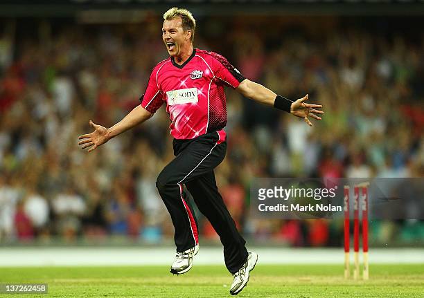 Brett Lee of the Sixers celebrates a run out on the last ball to win the game during the T20 Big Bash League match between the Sydney Sixers and the...