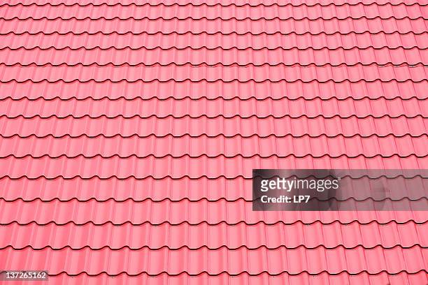 red dach - house roof materials stock-fotos und bilder
