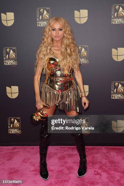 Paulina Rubio poses with an award during Univision's 34th Edition Of Premio Lo Nuestro a la Música Latina at FTX Aren on February 24, 2022 in Miami,...