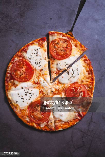 pizza margherita - cheese pizza stock-fotos und bilder