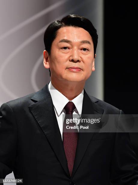 South Korean presidential candidate, Ahn Cheol-soo of the opposition People's Party, looks on before a televised presidential debate for the...