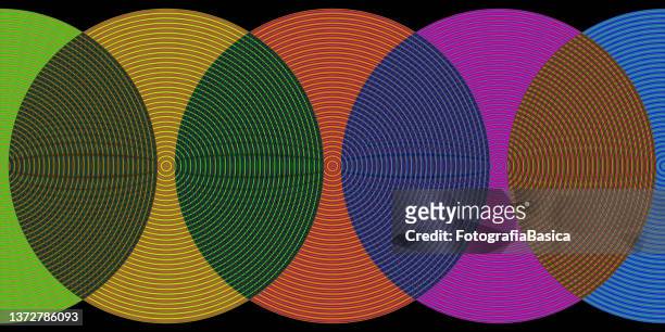 ilustrações de stock, clip art, desenhos animados e ícones de intersecting multi colored circles pattern - venn diagram