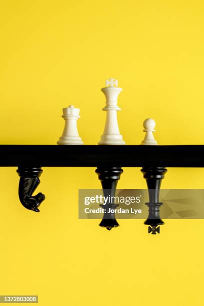 upside down chess board - chess board stock pictures, royalty-free photos & images