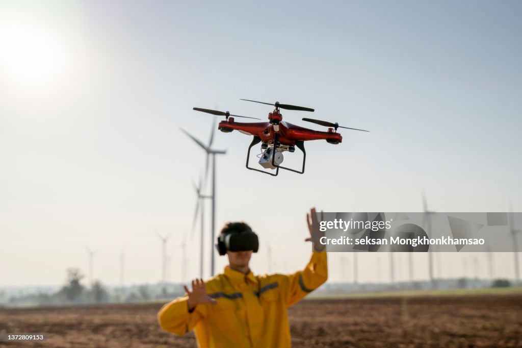 Drone pilot engineer Explore how wind turbines work