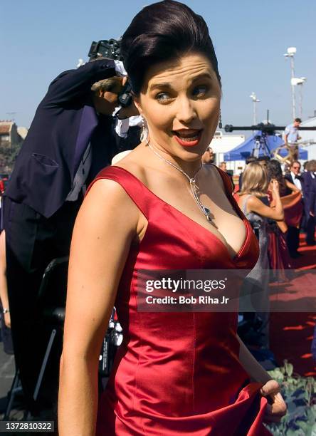 Lucy Lawless arrives at the 50th Annual Emmy Awards, September 13, 1998 in Los Angeles, California.