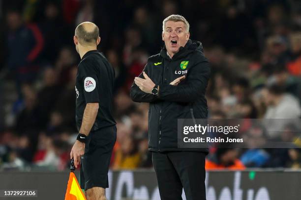 Head Coach Dean Smith of Norwich City during the Premier League match between Southampton and Norwich City at St Mary's Stadium on February 25, 2022...